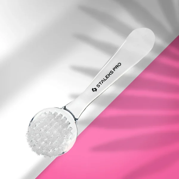 Cepillo de manicura EXPERT 01 para eliminar el polvo (con capuchón) Staleks DBE-01